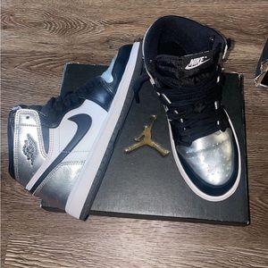 Air Jordans retro 1’s  2.5Y authentic💯💯💯